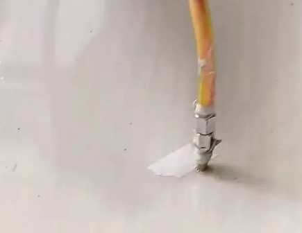 门源瓷砖空鼓维修公司专业解答在瓷砖铺贴过程中，如果使用的砂料过粗（如全部使用了粗砂），可能会导致以下问题